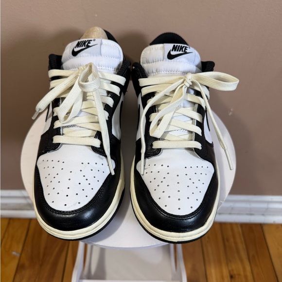 Size 8W - Nike Dunk Low Vintage Panda - Picture 5 of 6